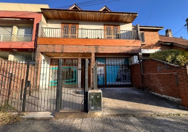 Oportunidad unica en Castelar Norte - Ideal vivienda con local comercial o inversion