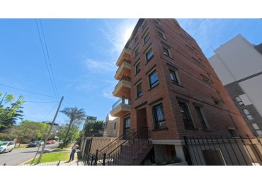 DEPARTAMENTO 1  PISO (SIN HALL) DE 3 AMBIENTES CON COCHERA A ESTRENAR ITUZAINGO CENTRO 